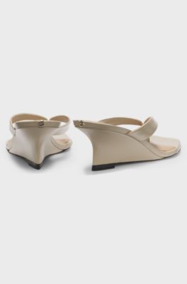 Leather thong sandals with a wedge heel, Light Beige