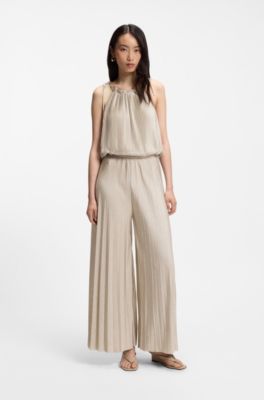 Leather thong sandals with a wedge heel, Light Beige