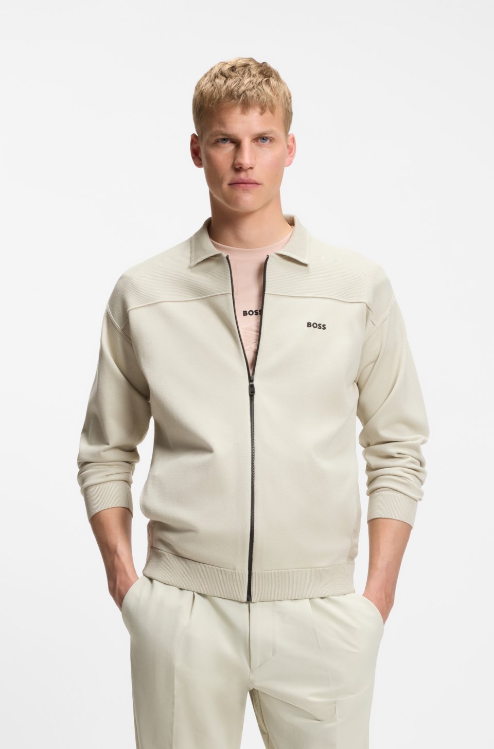 Zip-up cardigan with structured graphic pattern