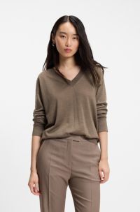 V-neck sweater in merino wool, Brown