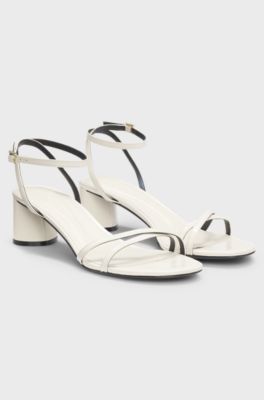 Leren sandalen met bandjes en blokhak, Naturel