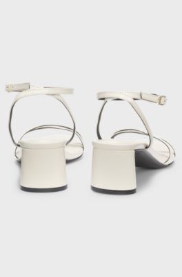 Sandali in pelle con cinturini e tacco quadrato, Bianco