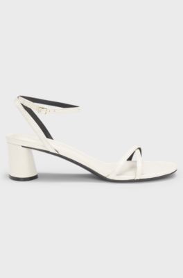 Leren sandalen met bandjes en blokhak, Naturel