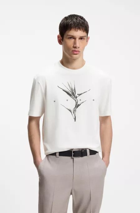 Relaxed-fit T-shirt in cotton with artwork and logo
