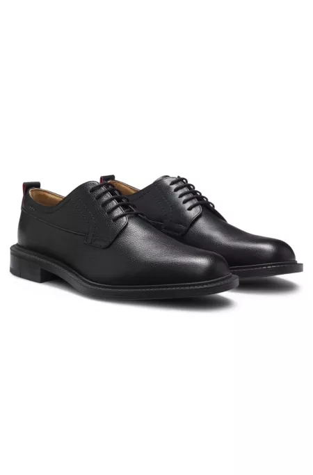 Derby shoes in grained leather