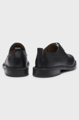 Derby shoes in grained leather, Black