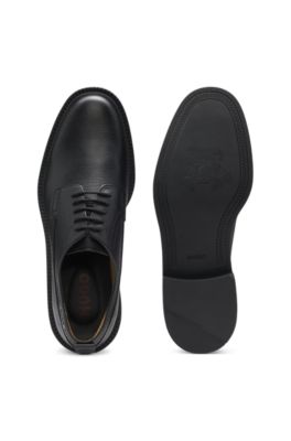 Derby shoes in grained leather, Black