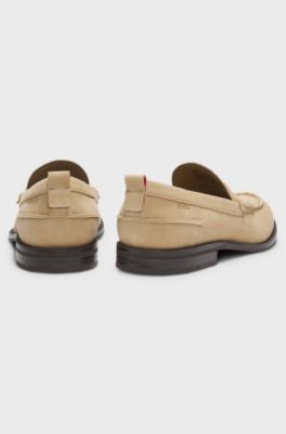 Su&egrave;de loafers met inkeping, Lichtbeige