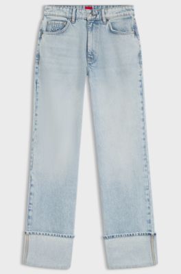 Jean droit en denim bleu avec revers, bleu clair