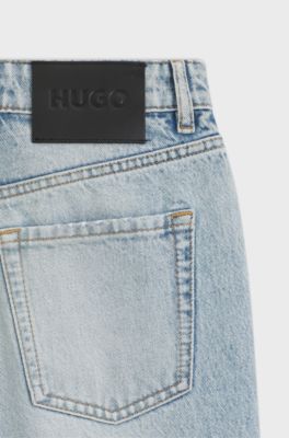 Jean droit en denim bleu avec revers, bleu clair