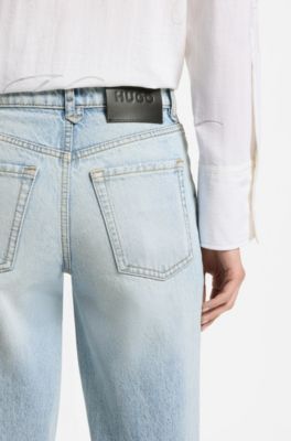 Jean droit en denim bleu avec revers, bleu clair