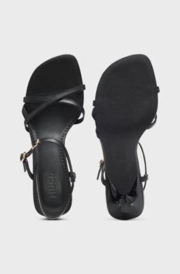 Leren sandalen met bandjes en asymmetrische hak, Zwart