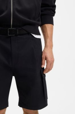G&uuml;rtel aus Veloursleder mit tonaler Dornschlie&szlig;e, Schwarz
