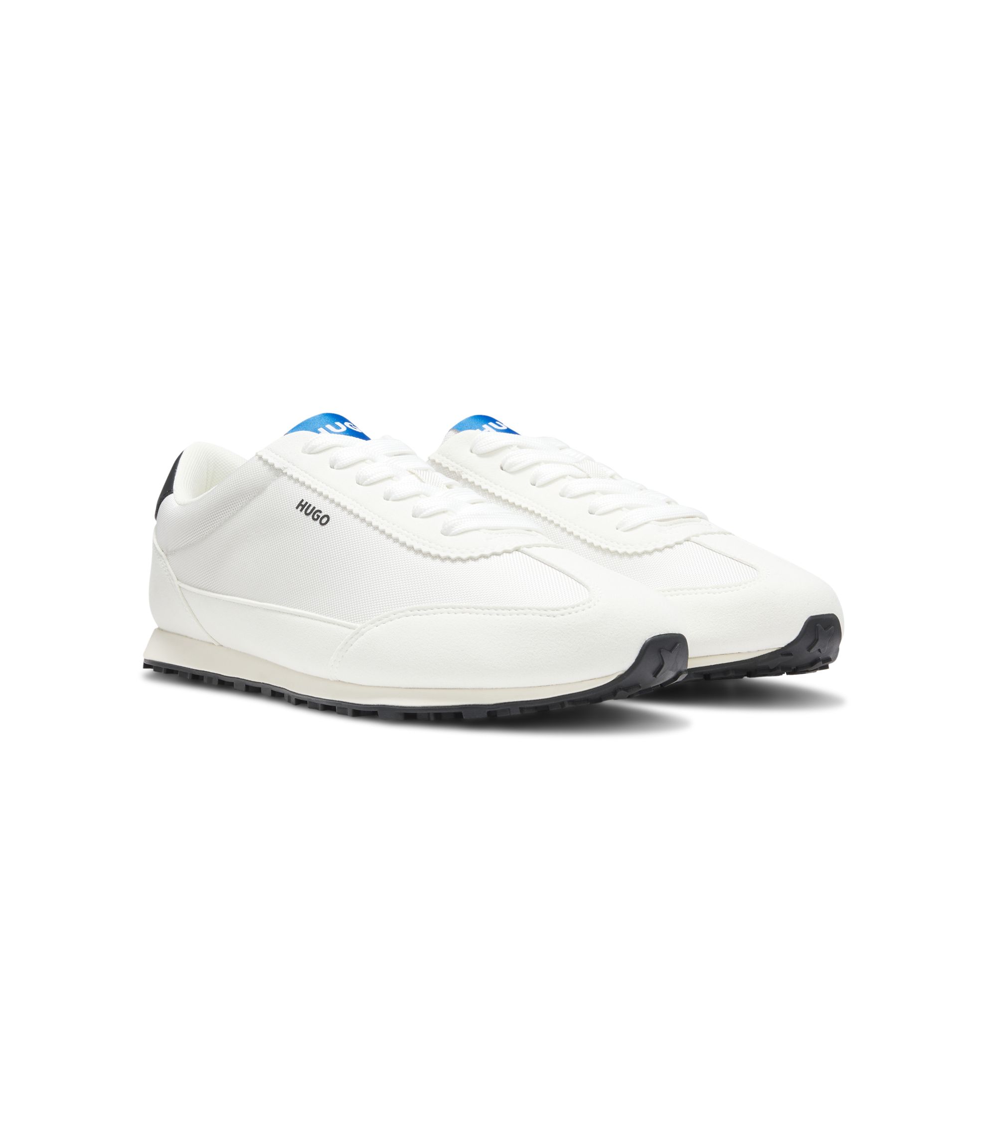 Sneakers aus strukturiertem Gewebe mit Stern-Detail