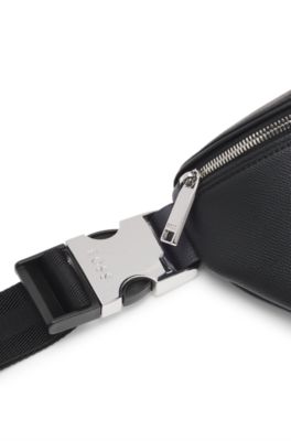 G&uuml;rteltasche aus genarbtem Material mit Logo-Schriftzug, Schwarz