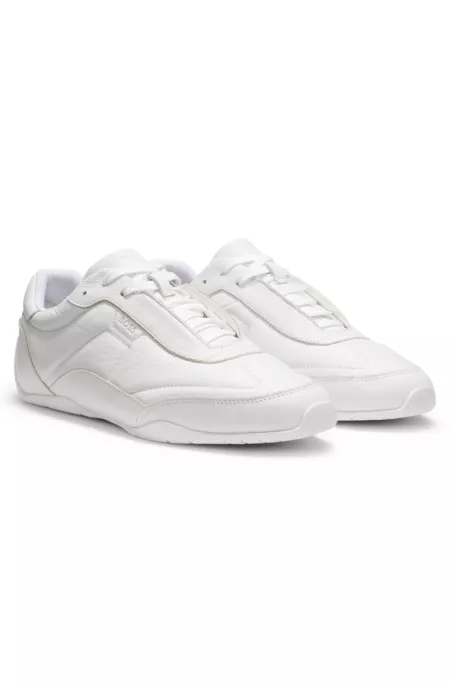 Ledersneakers mit Logo-Detail