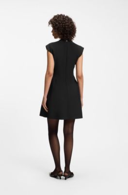 Vestito con maniche ad aletta e dettagli plissettati, Nero