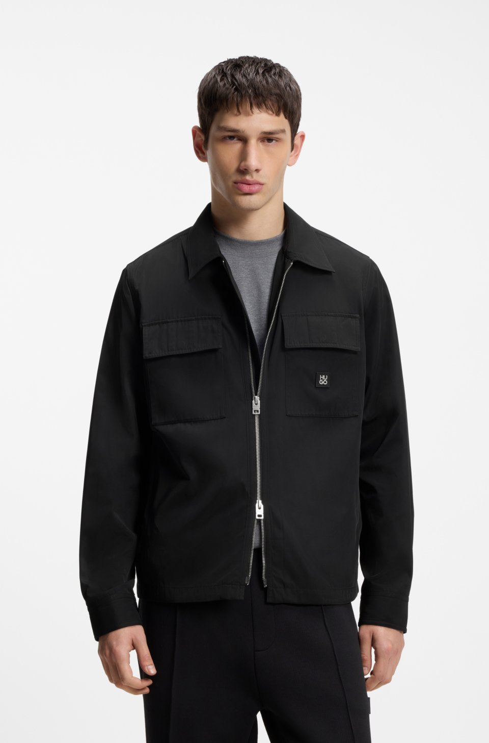 Oversized-fit shirt with zip closure