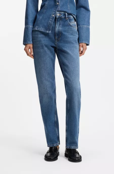 Jean Regular en denim mi-foncé doux au toucher peau de pêche