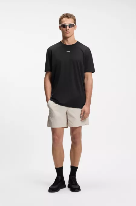 Active slim-fit T-shirt with quick-dry fabric