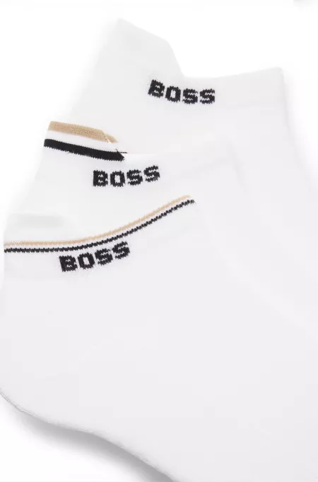 Three-pack ankle socks with plush sole