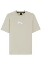 T-shirts com padr&atilde;o&nbsp;