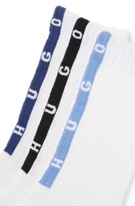 Three-pack casual socks with plush sole