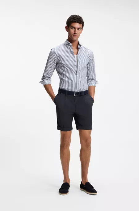 Modern-fit patterned shorts with stretch fabric