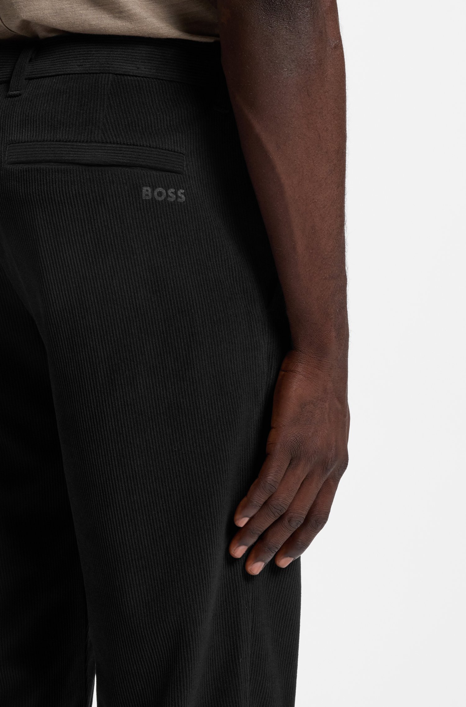 Boss Regular-fit technical corduroy trousers with logo byxor herr – bild 3
