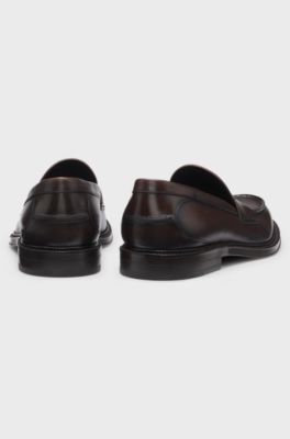 Mocasines hechos en Italia en piel suave, Marr&oacute;n oscuro