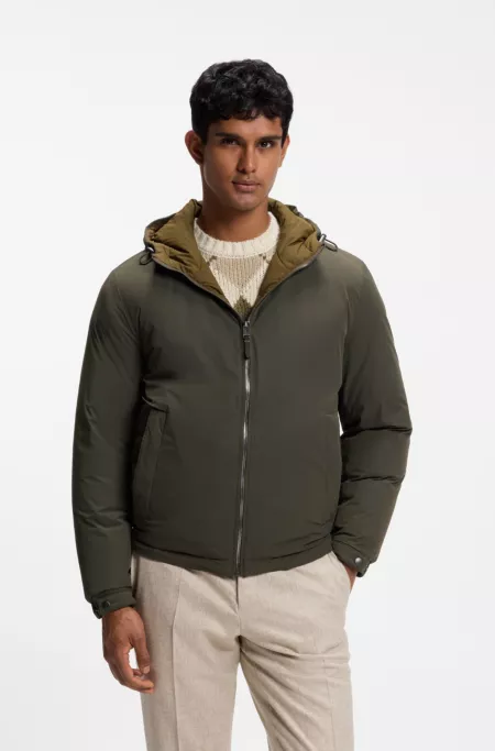 Veste courte à capuche déperlante en duvet