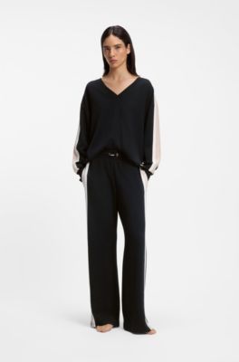 V-neck sweatshirt with contrast sleeve stripes, Black