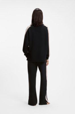 V-neck sweatshirt with contrast sleeve stripes 3