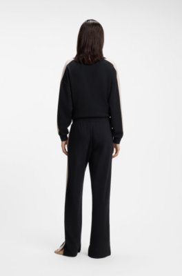 Tracksuit bottoms with contrast-stripe side seams 3