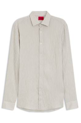 Modern-fit shirt in striped seersucker 1
