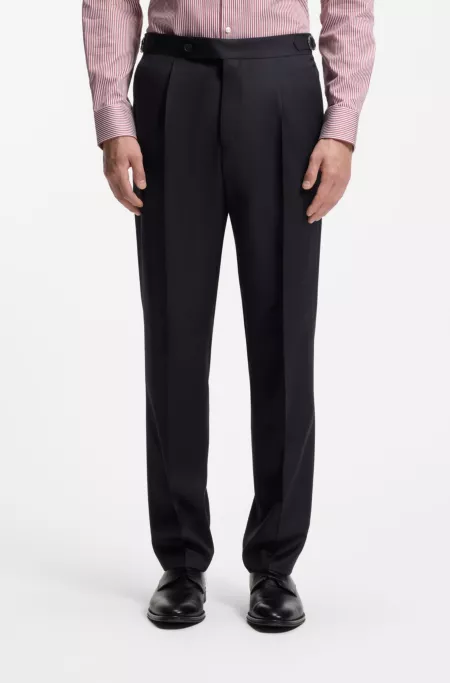 Pantalones tapered fit en sarga de lana virgen