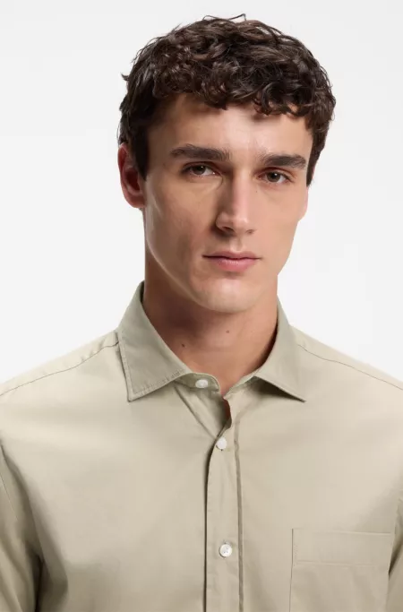 Casual-fit cotton shirt with spread collar