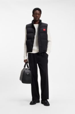 Gilet imbottito leggero con dettaglio con logo rosso, Nero