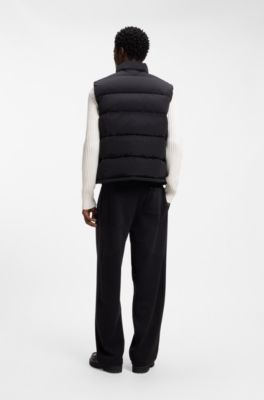 Gilet imbottito leggero con dettaglio con logo rosso, Nero