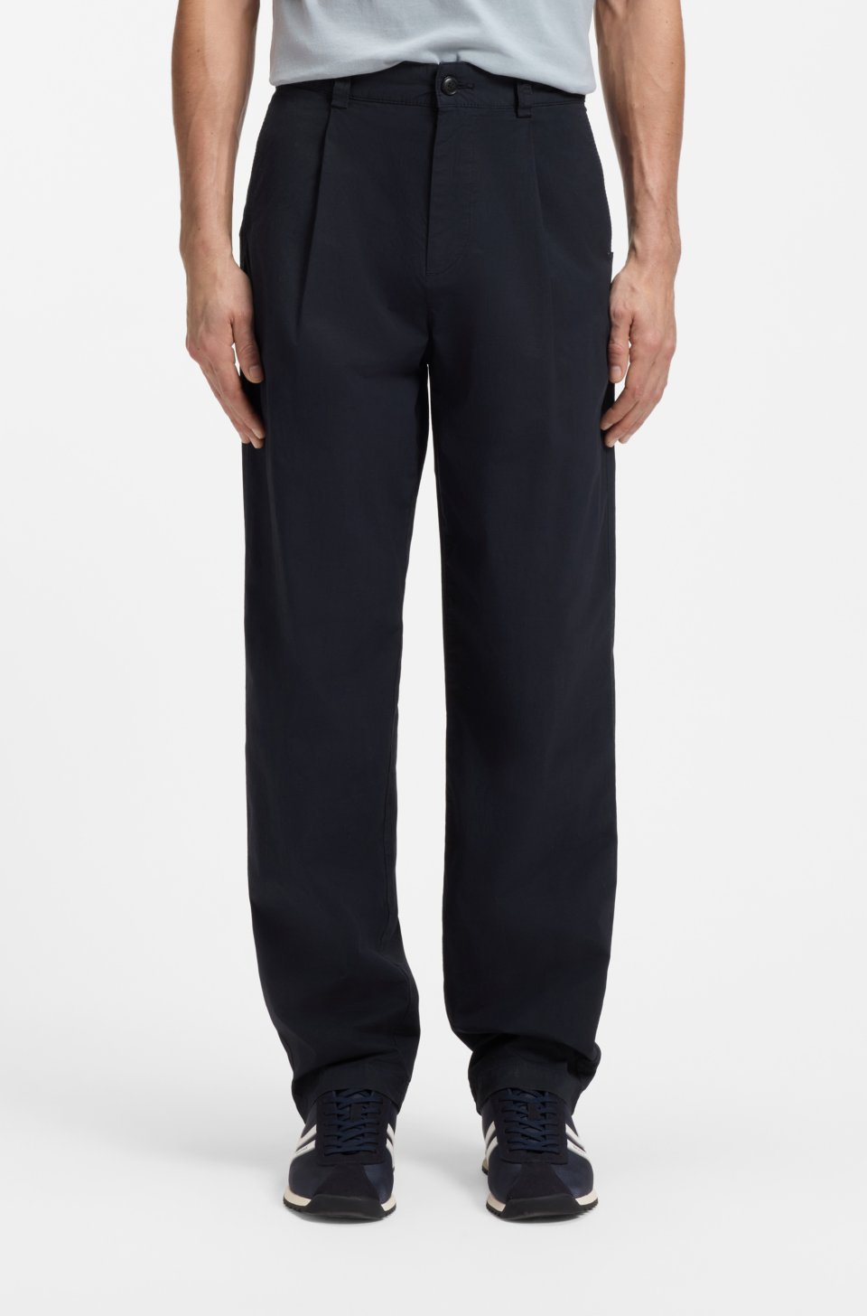 Traveller chinos in stretch cotton poplin