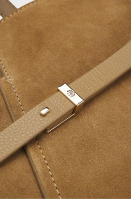 Cabas BOSS REVERS en cuir su&eacute;d&eacute; avec d&eacute;tail de ceinture, Beige