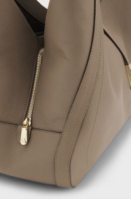 Leather tote bag with gold-tone hardware, Brown