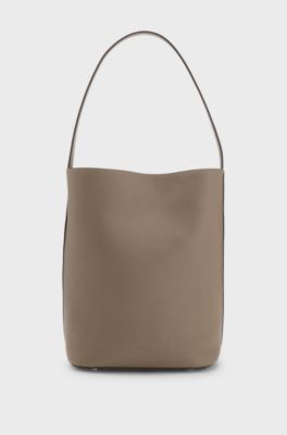 Leather bucket bag with gold-tone hardware, Light Brown