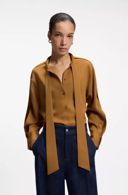 Tie-collar crepe blouse