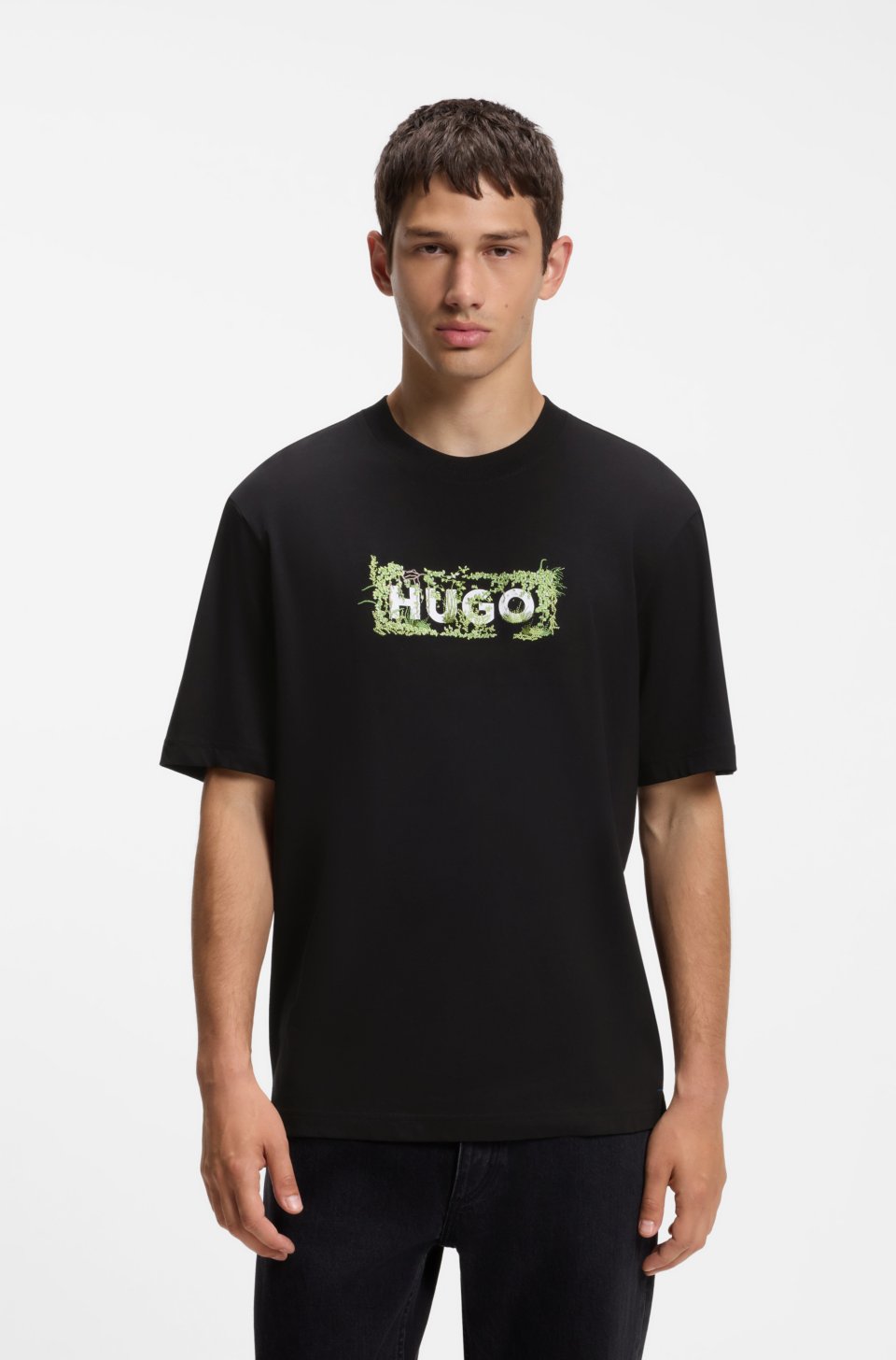 Cotton T-shirt with embroidered logo artwork