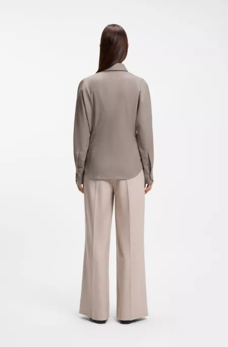 Slim-fit blouse in flannel with wool and linen
