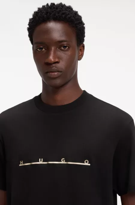 Relaxed-fit T-shirt with zigzag stitching detail
