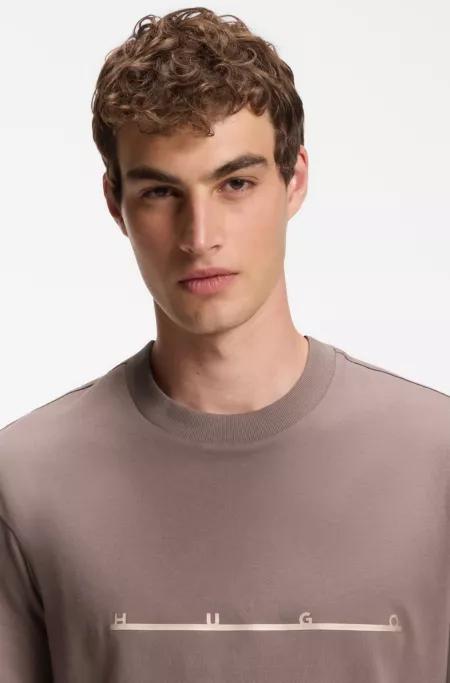 Relaxed-fit T-shirt with zigzag stitching detail
