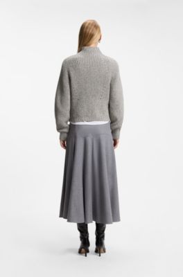 Cable-knit sweater in moulin&eacute; virgin wool, Grey
