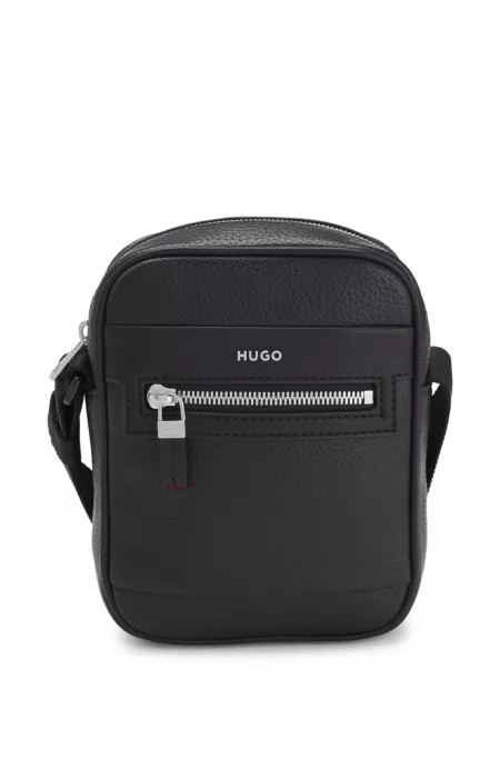 Reporter bag with hardware trims